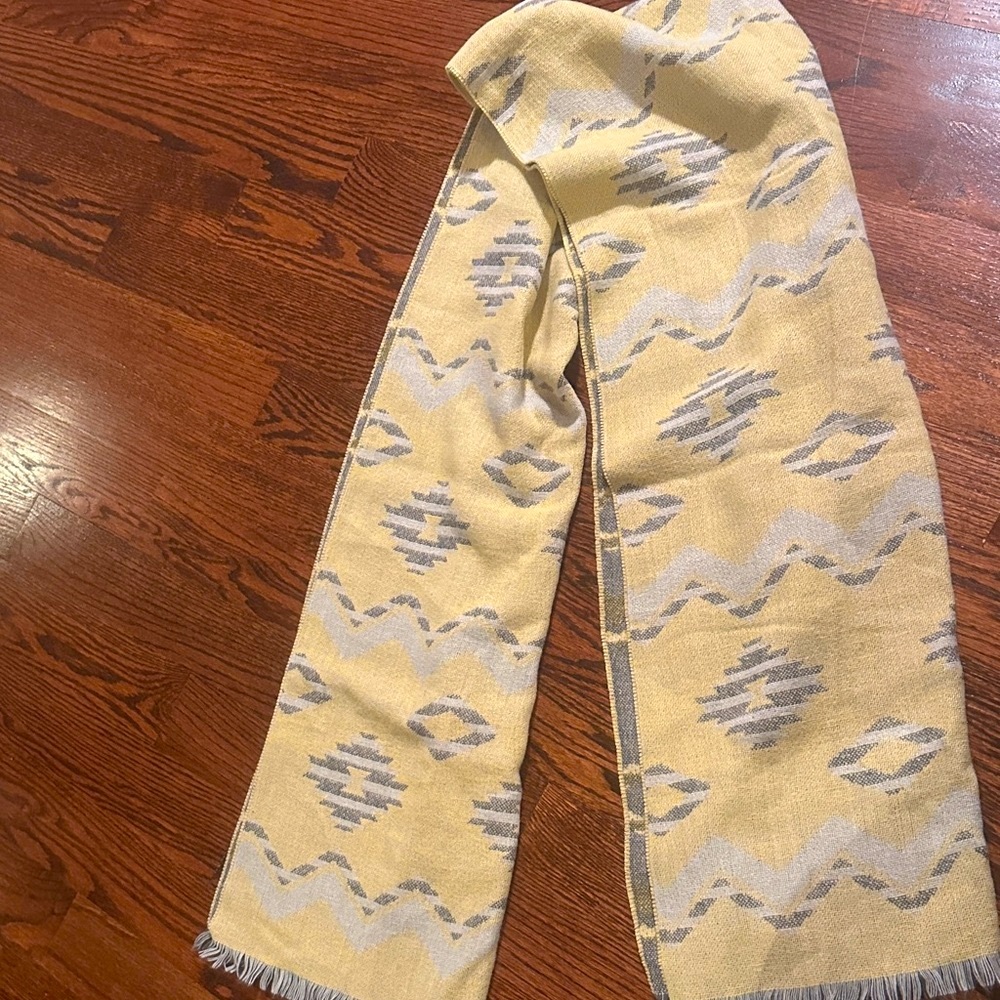 Yellow and Gray Patterned Scarf